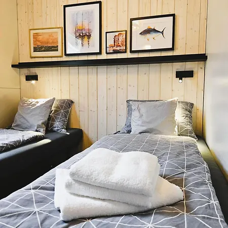 Nava Home, Mobile In Camp Soline Biograd Na Moru