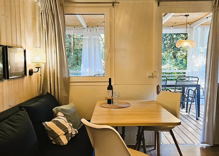 بيت للعطل Nava Home, Mobile In Camp Soline