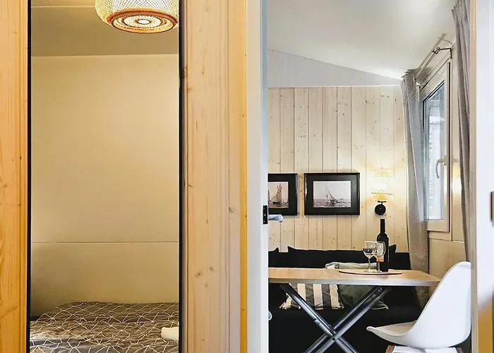 Nava Home, Mobile In Camp Soline بيت للعطل *