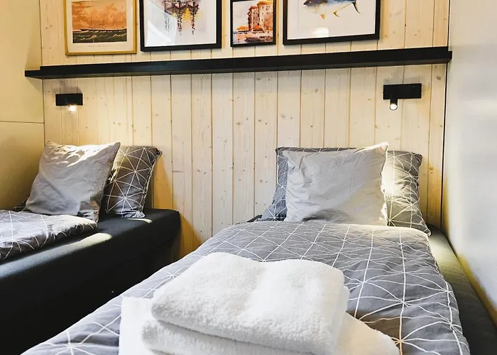 Nava Home, Mobile In Camp Soline Biograd Na Moru